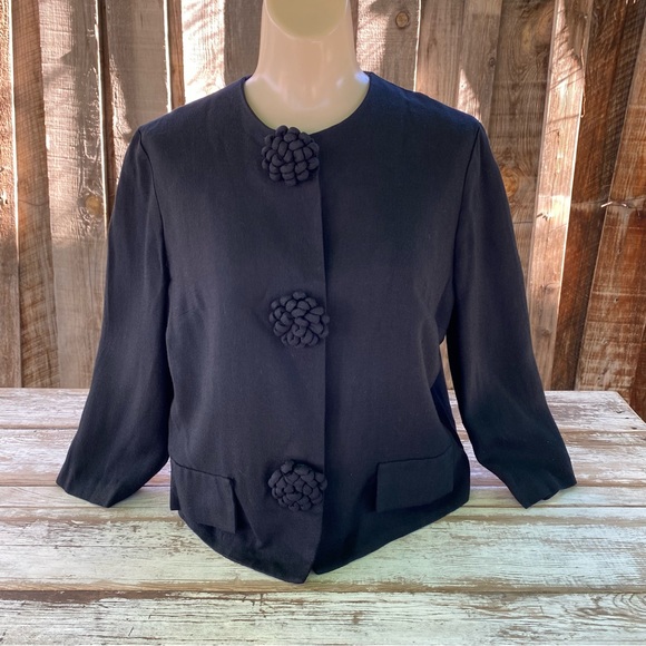 Vintage 50s cropped black jacket with 3/4 length sleeves big buttons, size small - Picture 1 of 12